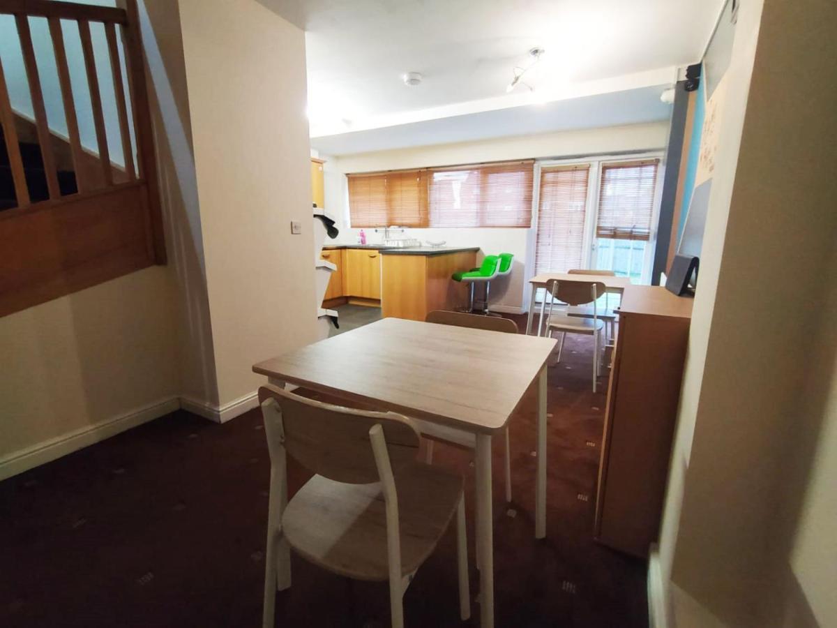 Bankwell Guest House Manchester Bagian luar foto