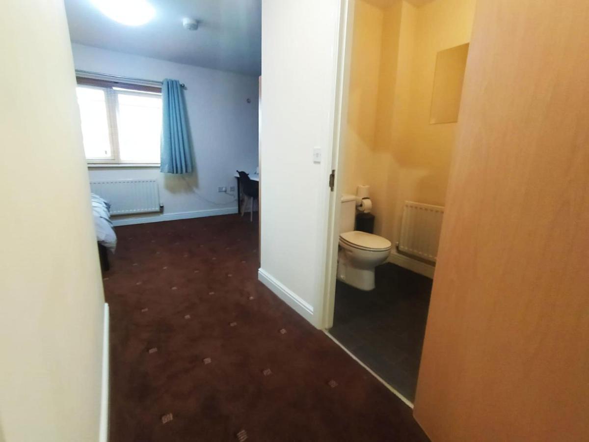 Bankwell Guest House Manchester Bagian luar foto