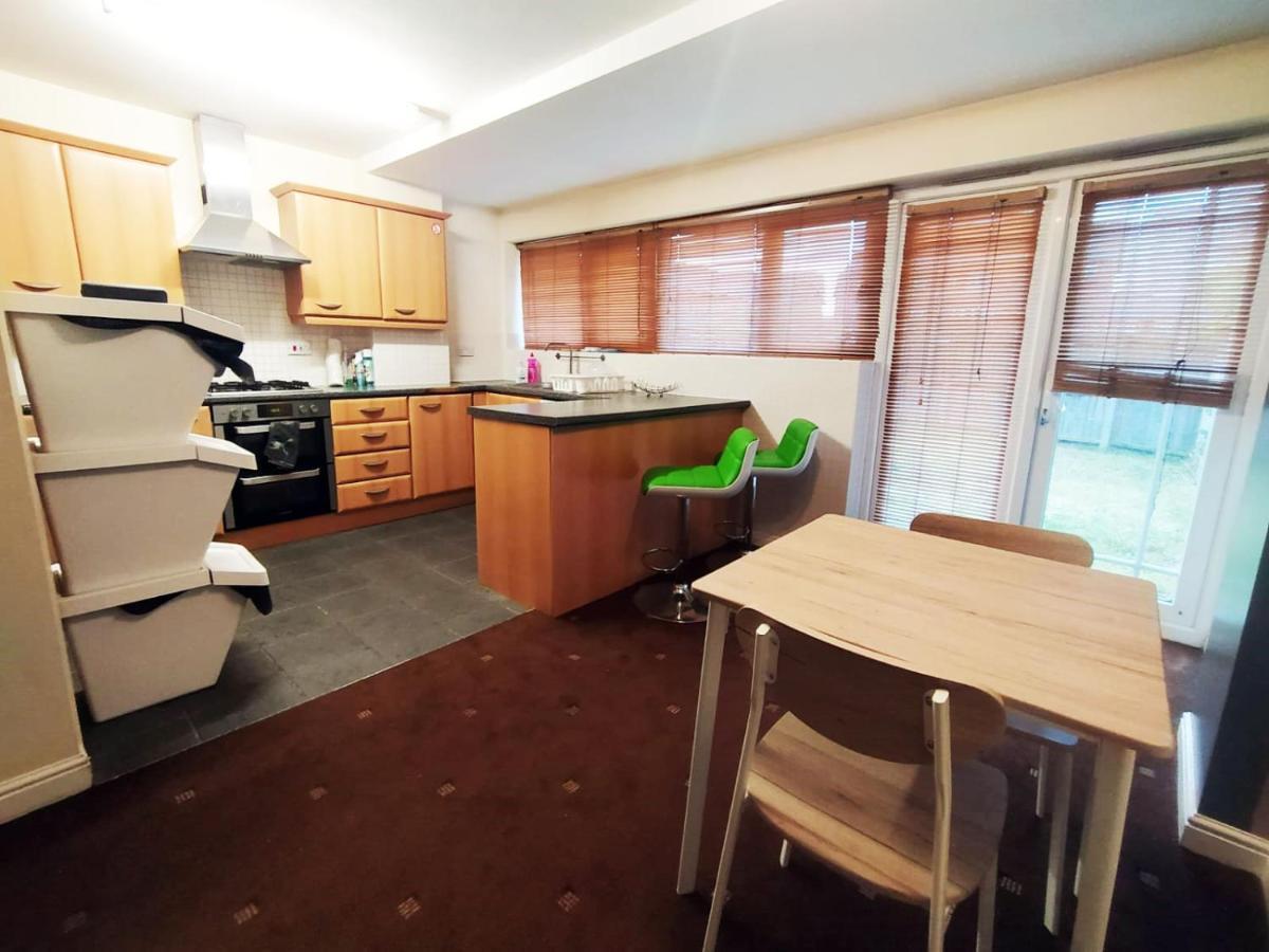 Bankwell Guest House Manchester Bagian luar foto